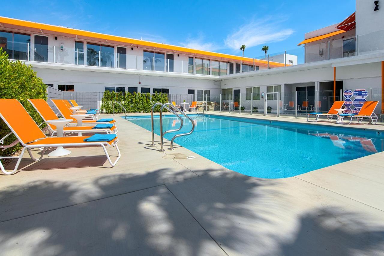 The Twist Palm Springs Hotel Ngoại thất bức ảnh