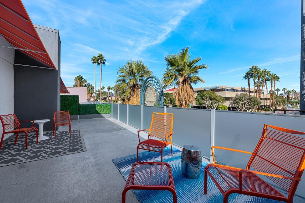 The Twist Palm Springs Hotel Ngoại thất bức ảnh